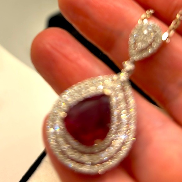 Gorgeous Ruby & Diamond Pendant 18kt. White gold from Hong Kong - Picture 7 of 17